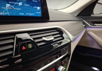 BMW Seria 5 G30-G31 Limuzyna 520d 190KM 2017 BMW Seria 5 520d xDrive 190 KM G30 2017 2.0 Diesel 190KM, zdjęcie 26