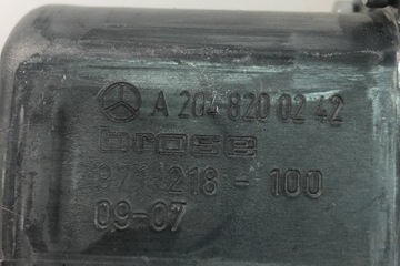 MOTOREK OKNO PŘEDNÍCH PRAVÝCH DVEŘE MERCEDES-BENZ C (W204) A2048200242