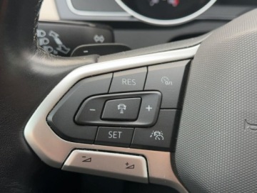 Volkswagen Passat B8 Variant Facelifting 1.5 TSI EVO 150KM 2022 Volkswagen Passat 1.5 TSI 150KM DSG FV23 AppConnect ACC 1.5 Benzyna, zdjęcie 16