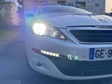 Peugeot 308 II SW 1.6 BlueHDi 120KM 2015 Peugeot 308 1.6 BlueHDi 120 Stop &amp; Start Allure 2015r, zdjęcie 32