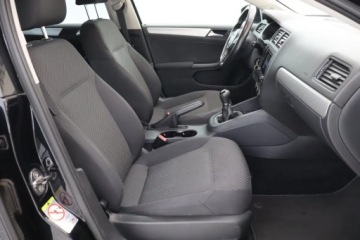 Volkswagen Jetta VI Sedan 1.6 TDI CR DPF 105KM 2012 VW Jetta 1.6 TDI, Salon Polska, Klima,ALU, zdjęcie 8