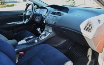 Honda Civic VIII Hatchback 5d 1.4 i 83KM 2008 Honda Civic GWARANCJA, 2008r, 1.4 BenzynaLPG, Niski przebieg, Nowe sprzegl, zdjęcie 6