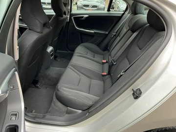 Volvo S60 II Sedan 1.6 T3 150KM 2013 Volvo S60 1.6 150 KM Xenony Podgrzewane fotele, zdjęcie 12
