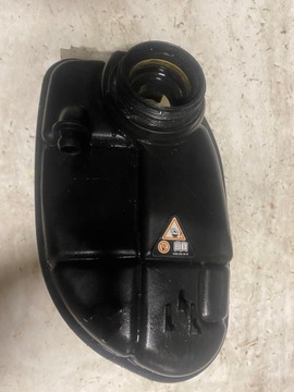 ZBIORNICZEK WYRÓWNAWCZY MERCEDES 213 0005840807