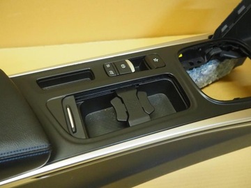 TUNEL ŚRODKOWY PODŁOKIETNIK RENAULT MEGANE IV GT