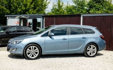 Opel Astra J Sports Tourer 1.4 Turbo ECOTEC 140KM 2011 Opel Astra 1.4T 140KM Led Xenon PDC Climatronic serwis ASO Alu 1.4 Benzyna, zdjęcie 13