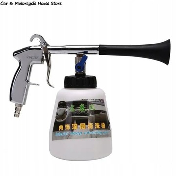 Водяной пистолет высокого давления для мойки автомобилей.