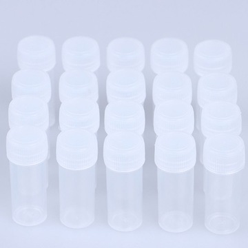 50 штук пластиковых герметичных флаконов по 5 мл.