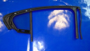 SZYBA DRZWI RAMKA LEWY TYŁ FOCUS IV MK4 18-23 ROK