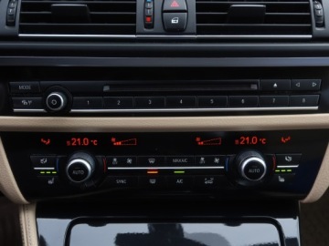 BMW Seria 5 F10-F11 Touring Facelifting 520i 184KM 2016 BMW 5 520i, Salon Polska, Automat, Xenon, zdjęcie 15