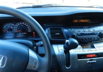 Honda FR-V 1.8i-VTEC 140KM 2007 Honda FR-V 1,8 Bez rdzy AUTOMAT 6osob 1.8 Benzyna 140KM, zdjęcie 7