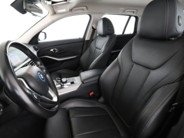 BMW Seria 3 G20-G21 2022 BMW 320 PHEV automat full LED skóra virtual, zdjęcie 12