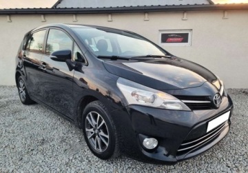 Toyota Verso Minivan Facelifting 1.6 D-4D 112KM 2014 Toyota Verso SLICZNA 1.6 D4D Diesel ORYGINAL Bogata Wersja ZADBANA 2015r S