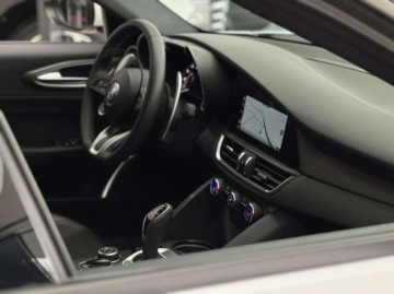 Alfa Romeo Giulia II Sedan Facelifting 2.0 Turbo 200KM 2022 Alfa Romeo Giulia Sprint Kamera cofania Android Auto Nawigacja Salon P, zdjęcie 35