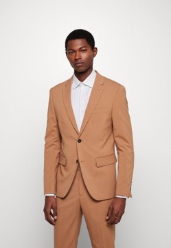 Garnitur slim fit, koniakowy Lindbergh 46