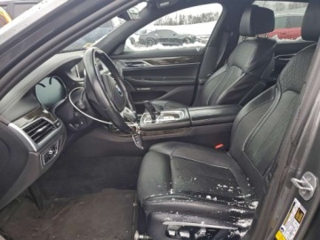 BMW Seria 7 G11-G12 2017 BMW Seria 7 2017 BMW 750 XI 4.4 Benzyna 523KM, zdjęcie 6
