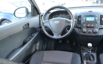 Hyundai i30 I CW 1.6 DOHC CVVT 126KM 2009 Hyundai i30 1.6 - Bezwypadkowy - Oplacony - Oryginal bez korozji 1.6 126KM, zdjęcie 4