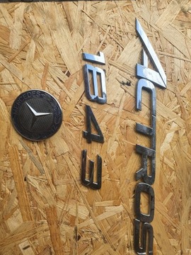 Mercedes-Benz Actros emblematy znaczek litery napisy