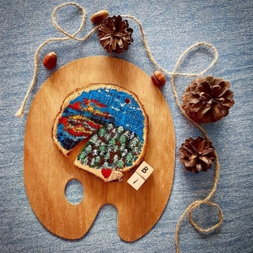 Креативный подарочный набор с холстами и мольбертом.