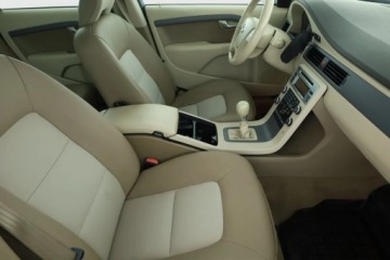 Volvo V70 III Kombi 1.6 DRIVe 109KM 2010 Volvo V70 1.6 D DRIVe, Salon Polska, Klima, zdjęcie 6