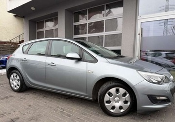 Opel Astra J Hatchback 5d Facelifting 1.6 Twinport ECOTEC 115KM 2015 Opel Astra salon Polska , I wlasciciel, kamera cofania 1.6 Benzyna 115KM