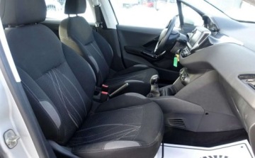 Peugeot 208 I Hatchback 3d 1.2 VTI 82KM 2013 Peugeot 208 1.2 VTI 82KM Klimatyzacja Tablet Nierowna praca silnika Pali J, zdjęcie 11