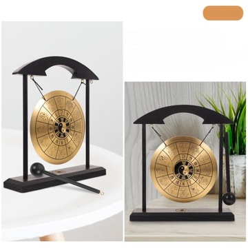 DEKORACJA STOŁU GONGOWEGO, BIURKO, METALOWY GONG, SCENA, UKŁAD GONGU