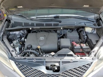 Toyota Sienna III 2017 Toyota Sienna Toyota Sienna SE FWD 8-Passenger (Natl) 3.5 Benzyna 296KM, zdjęcie 12