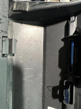 LIŠTA DVEŘE SKODA ENYAQ 5LA854900E LEVÝ PŘEDNÍ