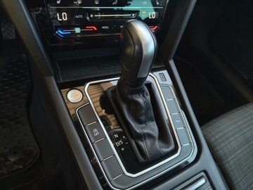 Volkswagen Passat B8 Variant Facelifting 2.0 TDI SCR 200KM 2022 Volkswagen Passat serwis ASO 2.0TDI 200KM bezwypadkowy pakiety AppConnect, zdjęcie 23