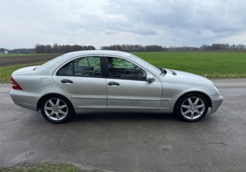 Mercedes Klasa C W203 Sedan W203 2.1 (C 200 CDI) 116KM 2003 Mercedes-Benz Klasa C Dwa komplety kol 2.1 Diesel 116KM, zdjęcie 3