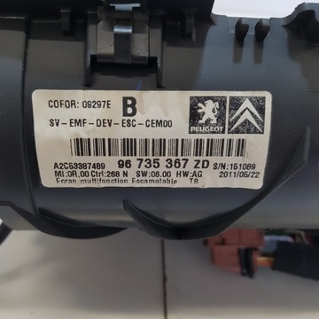 DISPLEJ OBRAZOVKA NAVIGACE PEUGEOT 5008 96735367ZD 2011R