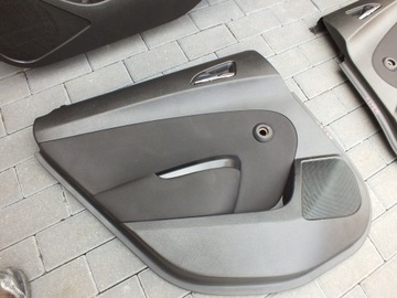 OPEL ASTRA J IV КОМПЛЕКТ ОБИВКИ ДВЕРЕЙ