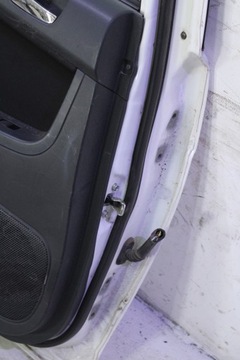 DVEŘE LEVÉ ZADNÍ MITSUBISHI LANCER VIII SEDAN