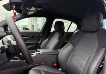 BMW Seria 5 G90-91 Touring 2.0 520d 197KM 2024 BMW Seria 5 520d xDrive M Pakiet 197KM 2.0 Diesel 197KM, zdjęcie 24