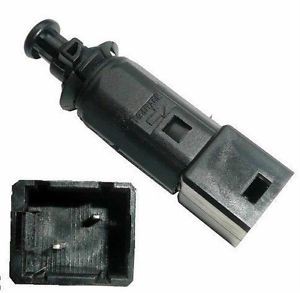 WŁĄCZNIK ŚWIATEŁ STOP RENAULT