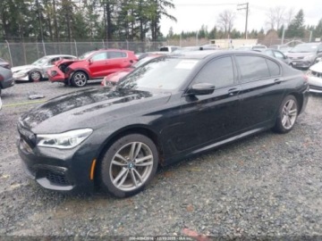 BMW Seria 7 G11-G12 2016 BMW Seria 7 2016 BMW 750I XDRIVE 4.4 Benzyna 445KM, zdjęcie 2