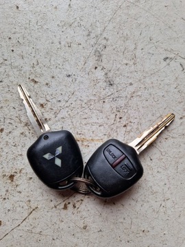 KLÍČEK MITSUBISHI LANCER VIII