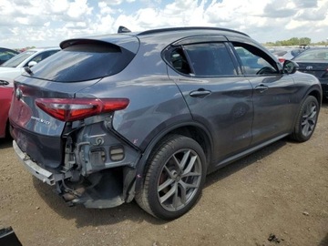 Alfa Romeo Stelvio 2018 Alfa Romeo Stelvio TI Sport 2018 2.0l 2.0 Benzyna 280KM, zdjęcie 3