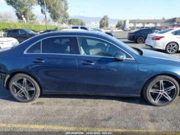 Mercedes Klasa A W177/V177 2021 Mercedes-Benz Klasa A 220, 2021r., 2.0L 2.0 Benzyna 188KM, zdjęcie 6