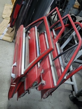 Дверь передняя левая Mercedes 115 W114 W115 передняя