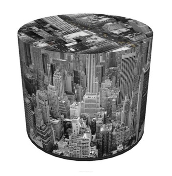 Pufa z panoramą miasta - New York