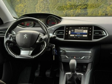 Peugeot 308 II Hatchback 5d 1.2 PureTech 130KM 2017 Peugeot 308 T9 1.2 Benzyna 131KM, zdjęcie 29