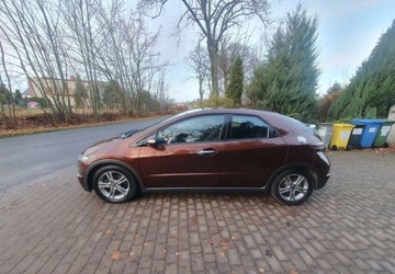 Honda Civic VIII Hatchback 3d 1.4 i-VTEC 100KM 2011 Honda Civic Honda Civic 1.4 Comfort 1.3 Benzyna 100KM, zdjęcie 3