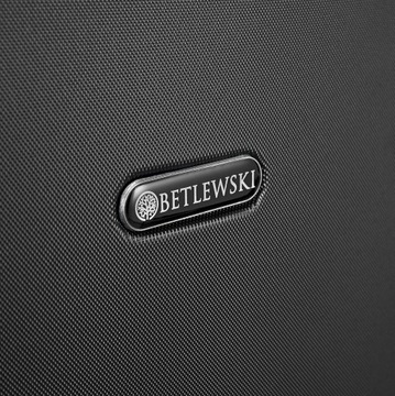 Набор легких и вместительных чемоданов BETLEWSKI.