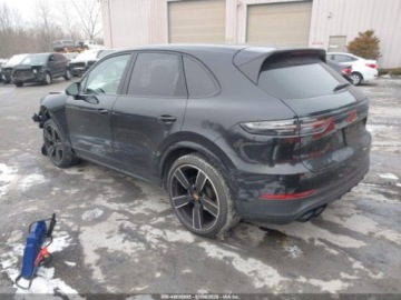 Porsche Cayenne III 2021 Porsche Cayenne 2021 335KM 3.0 Benzyna 335KM, zdjęcie 3