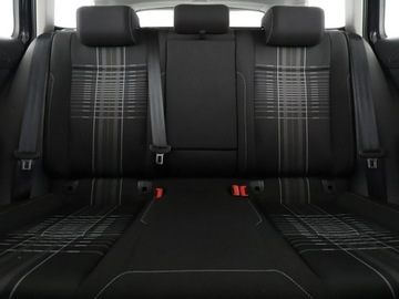 Volkswagen Golf VII Variant 1.2 TSI BlueMotion Technology 110KM 2015 Volkswagen Golf DSG klima auto navi czujniki, zdjęcie 17