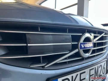 Volvo V60 I Kombi Facelifting 2.0 D2 DRIVE-E 120KM 2017 Volvo V60 D2 Summumxenon TFTACCBLISskora alu17bezwypadek serwis ASO Volvo, zdjęcie 6