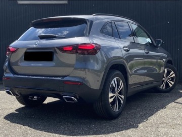 Mercedes GLA II Off-roader Facelifting 2.0 220 190KM 2025 MERCEDES-BENZ GLA 220 4-Matic AMG Line 2.0 (190KM) 2025, zdjęcie 2