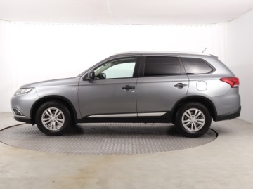 Mitsubishi Outlander III SUV Facelifting 2015 2.0 MIVEC 150KM 2016 Mitsubishi Outlander 2.0, Salon Polska, zdjęcie 2
